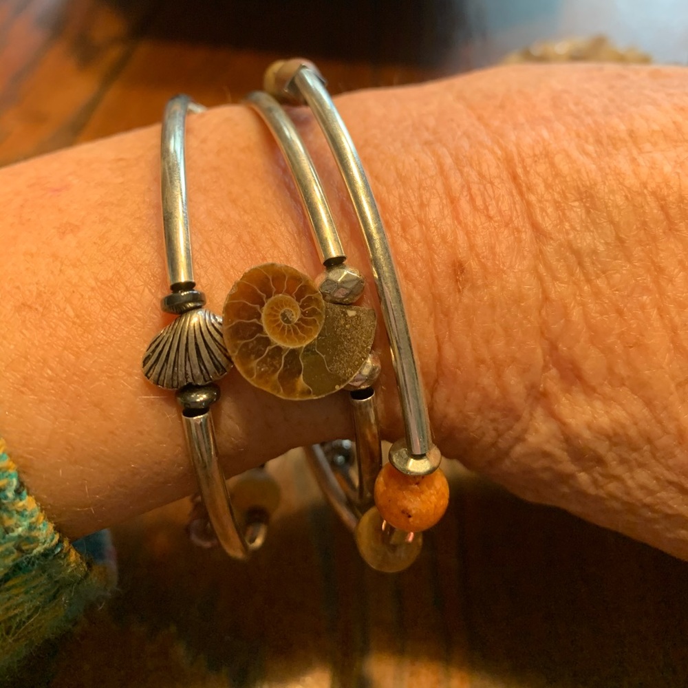 Memory wrap gemstone bracelet with ammonite #02